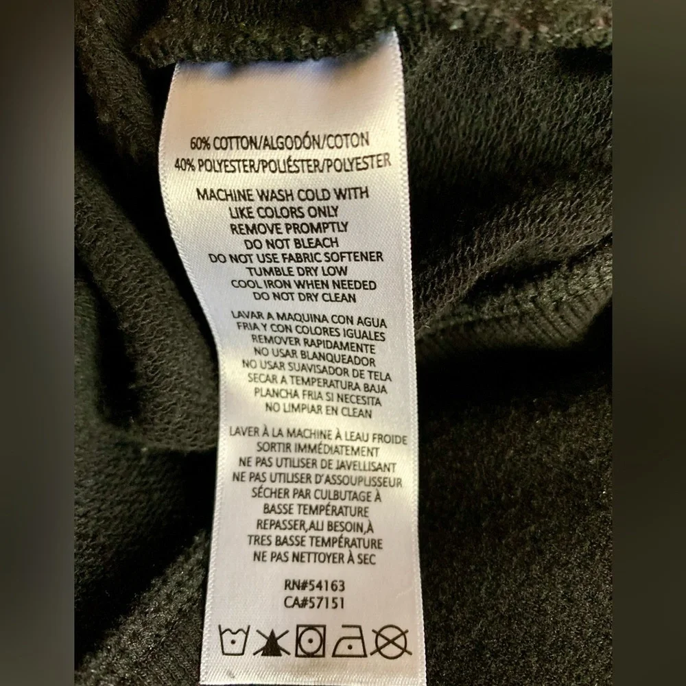 CUTE CALVIN KLEIN SWEATSHIRT ❤️CHANGE IT UP WITH A WHITE SHIRT UNDERNEATH. - Picture 10 of 14